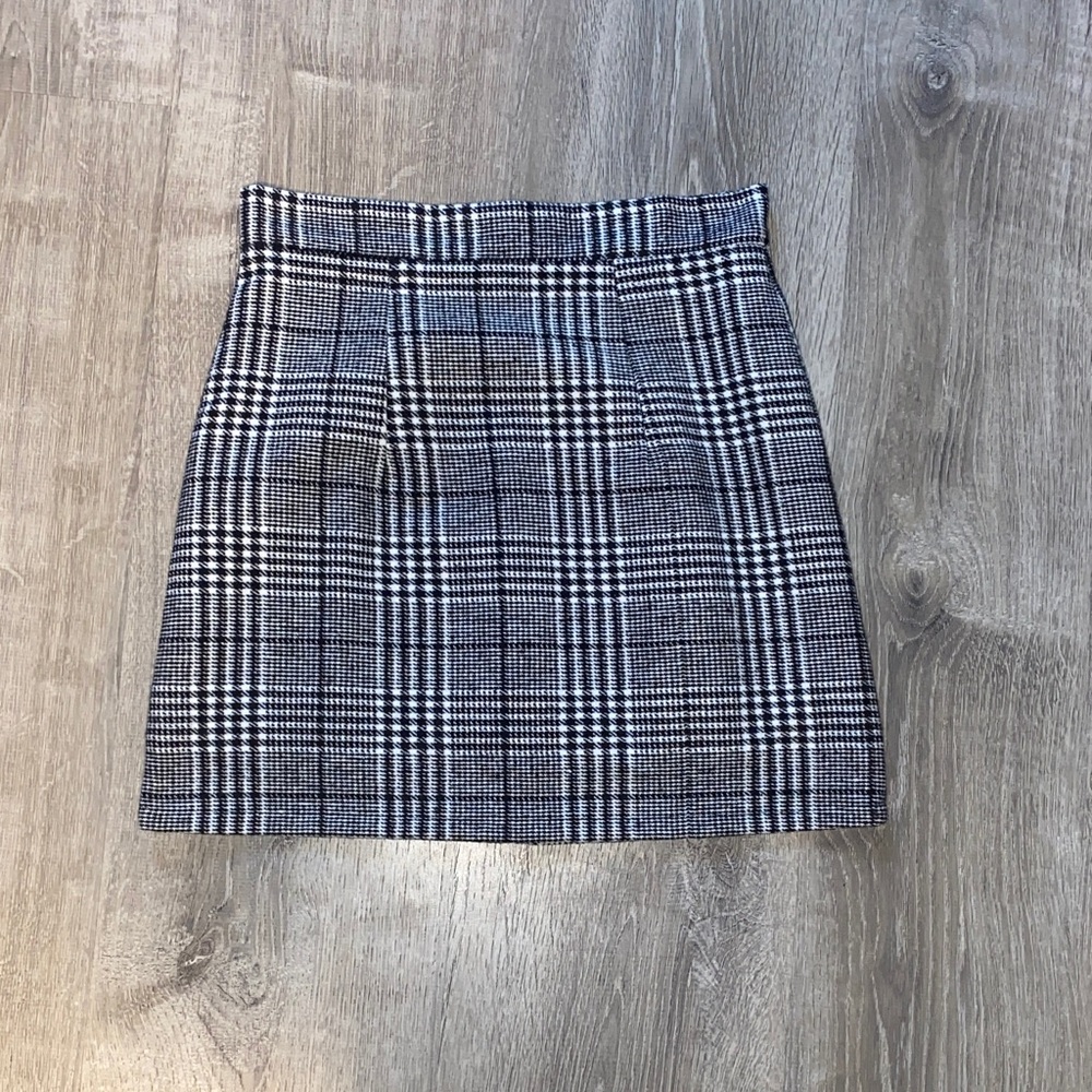 Classic Black and White Plaid Skirt